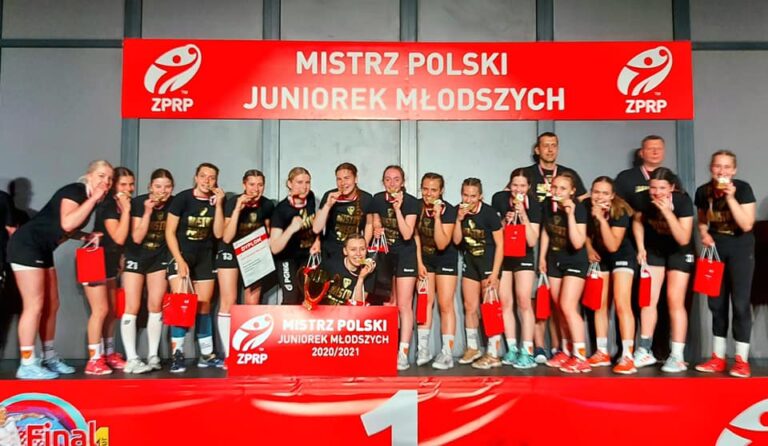 DOMINACJA – UKS Varsovia Warszawa z Mistrzostwem Polski w kategorii Juniorek Młodszych ! ! !