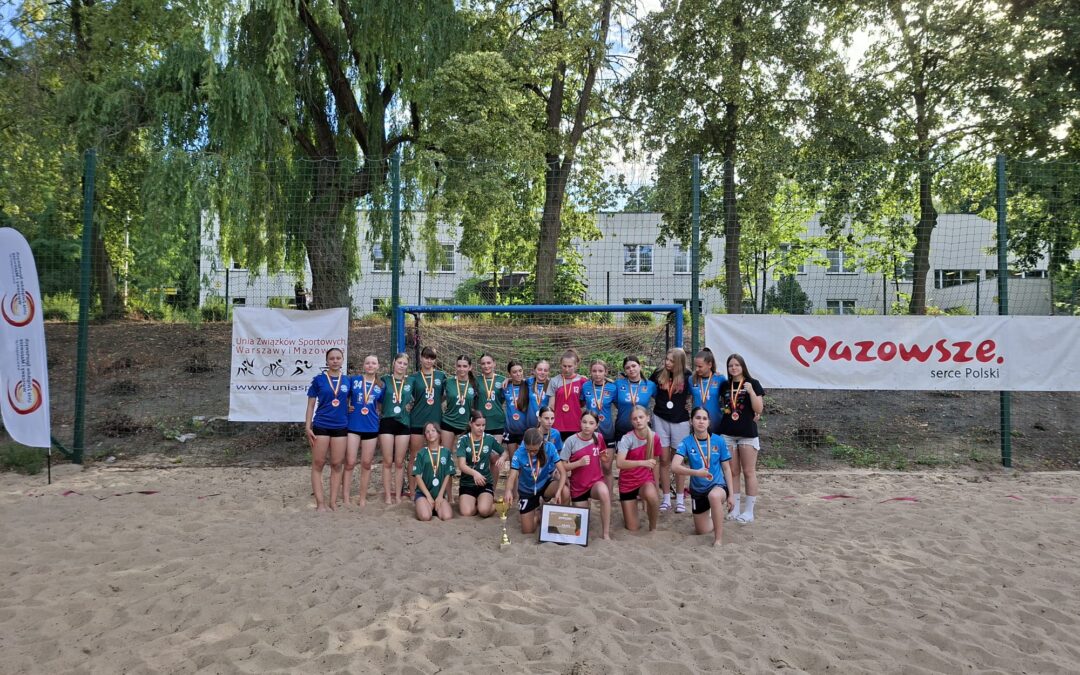 Zakończyły się wojewódzkie rozgrywki dziewcząt w piłce ręcznej plażowej